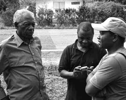 En discussion avec Joseph Fumtim, Akometam, octobre 2013.